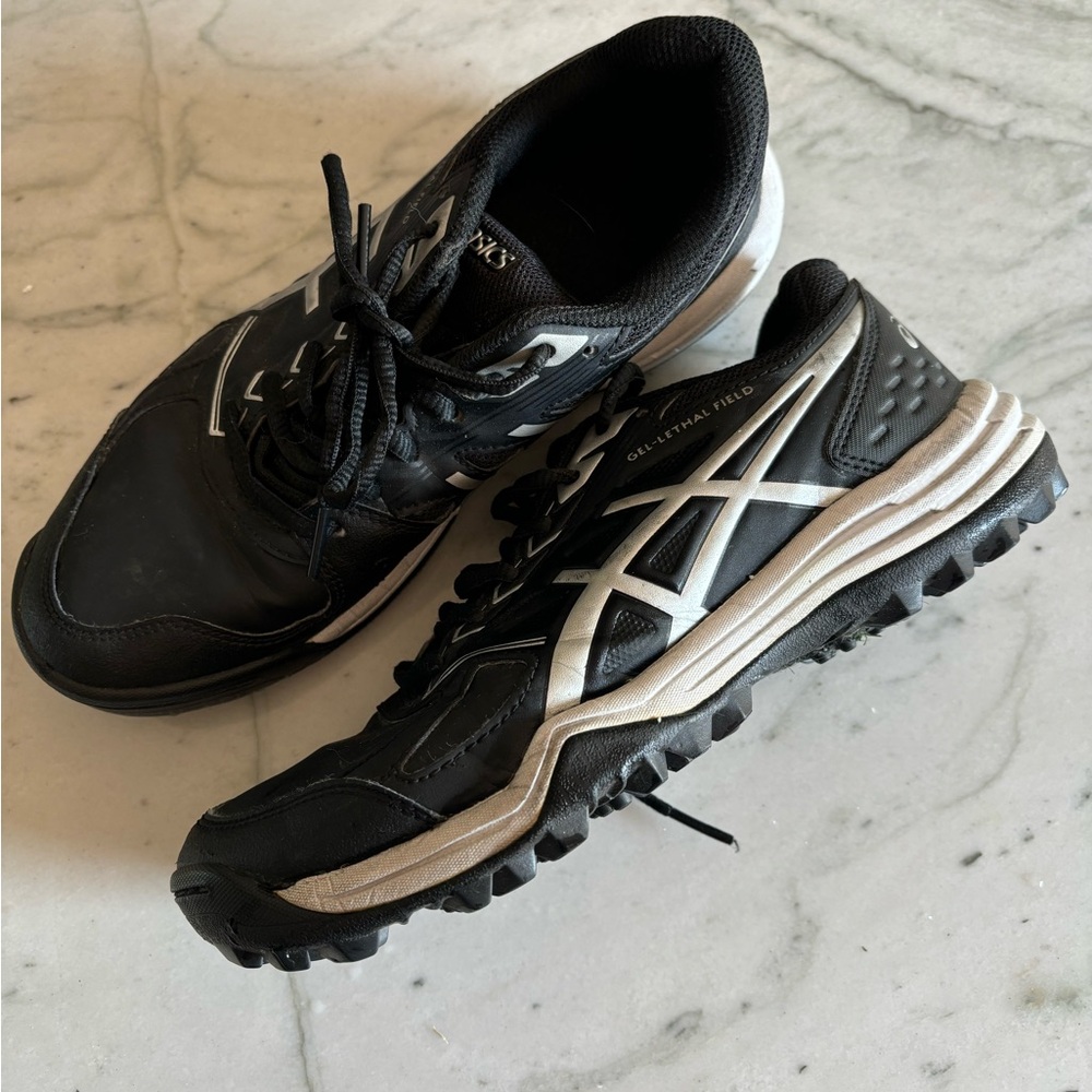 ASICS turf shoes Size 7